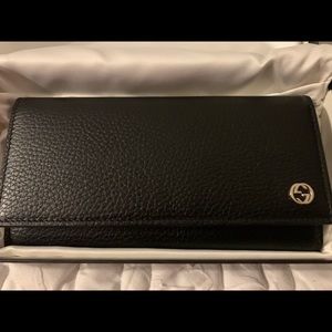 Authentic Gucci wallet NWT